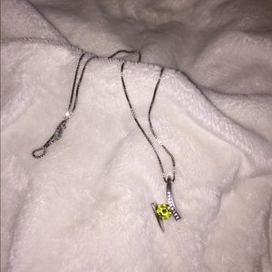 Silver necklace with peridot gemstone